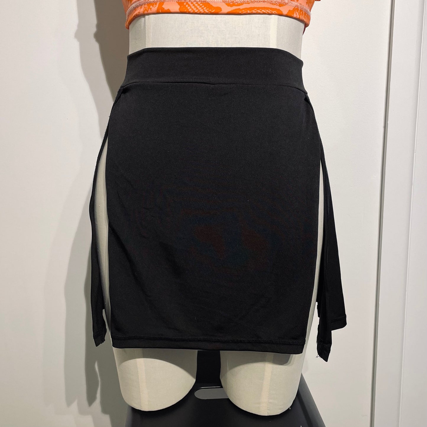 Double Slit Skirt / M / Black