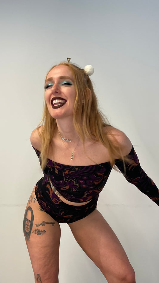 Level Top / L / Groovy