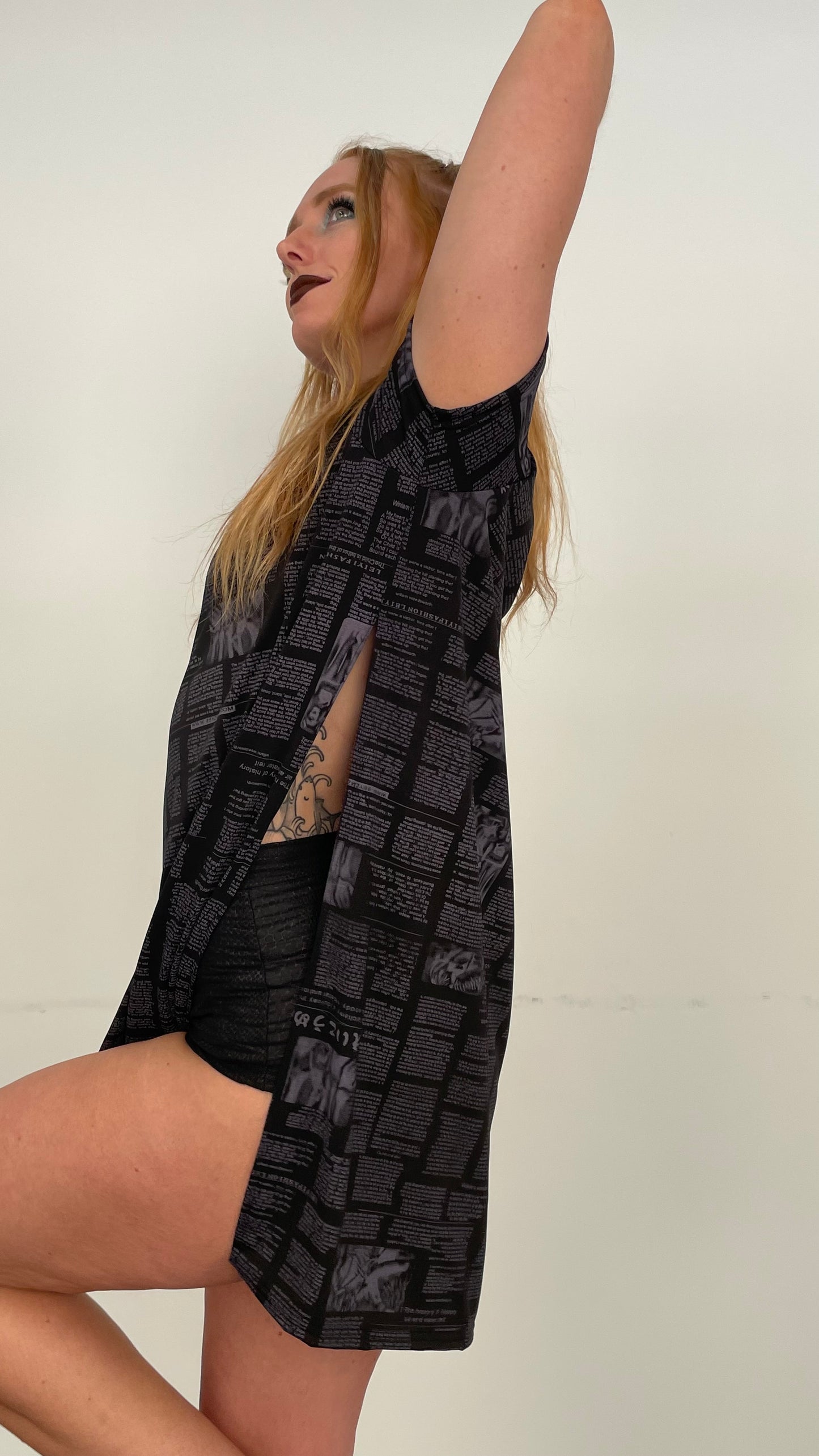 Over Tee / M / Newsprint