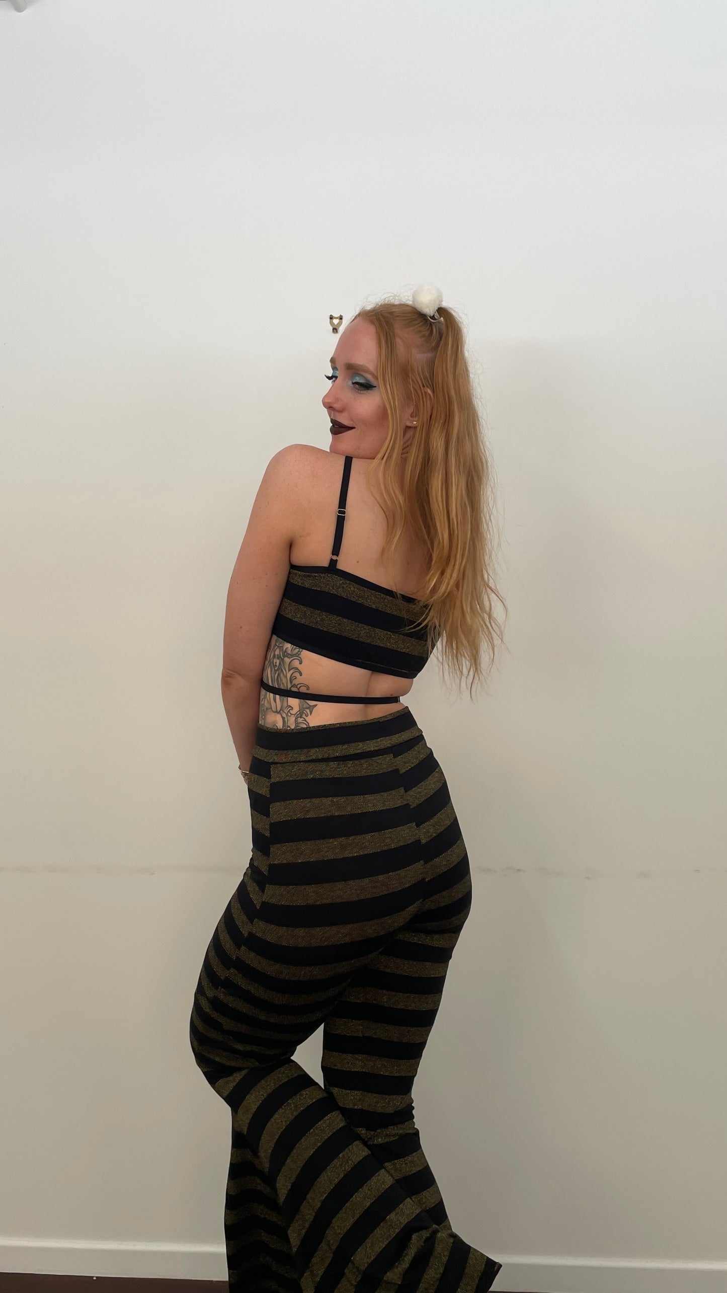 Crescent Top / L / Gold Black Stripe