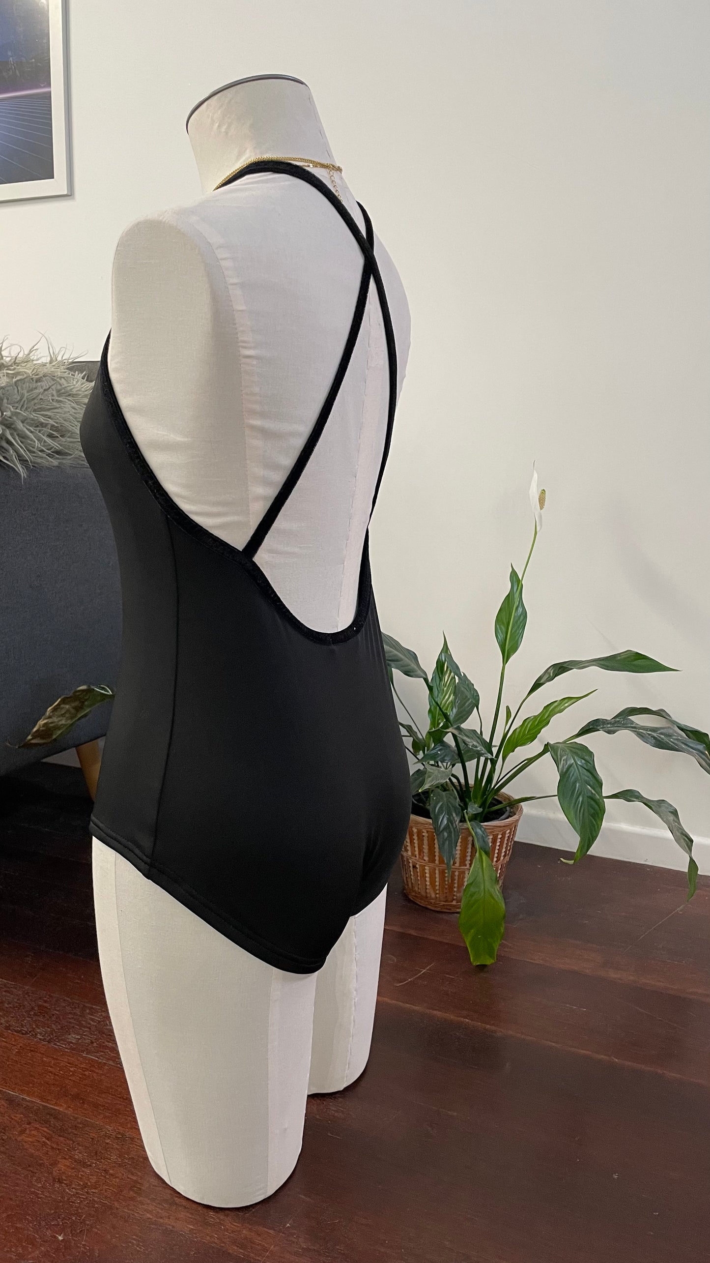 Backless One Piece / L / Black with velvet binding