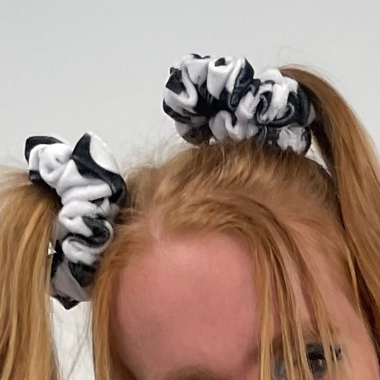 Scrunchie / Cow Print Velvet 1